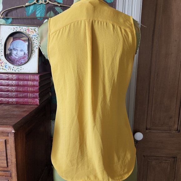 H&M Pullover Shell Top 4 - Picture 6 of 12